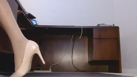 Snapshot of ashleyaki2000 chatting on December 22, 4:59 pm Ashley Ann online show from December 22, 4:59 pm