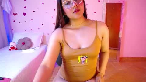 Snapshot of ashleyevanz chatting on November 14, 5:17 am Ashlei Evanz online show from November 14, 5:17 am