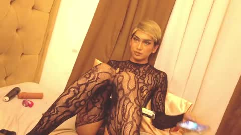 Ashley online show from May 12, 7:00 pm