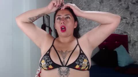 Snapshot of ashleymonroe14 chatting on October 27, 1:31 am LORE online show from October 27, 1:31 am