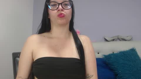 Snapshot of ashleyness chatting on November 15, 9:11 pm Ashley online show from November 15, 9:11 pm