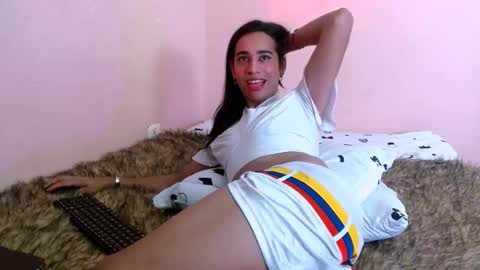 Snapshot of ashleypetite_ chatting on September 23, 7:28 pm Ashley online show from September 23, 7:28 pm