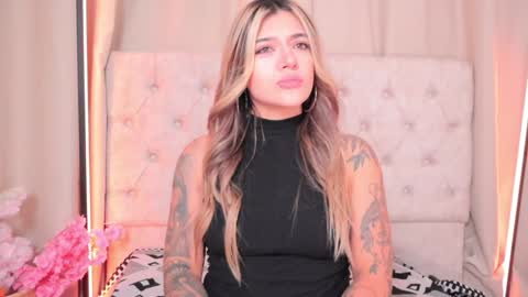 Ashley Lauren online show from January 6, 3:42 am