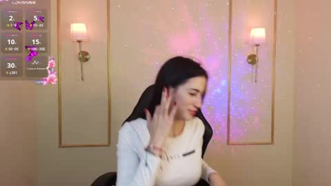 Snapshot of ashleyy__fox chatting on April 28, 7:41 pm Hi Im Ashley Dont forget to follow me to have me close to you online show from April 28, 7:41 pm