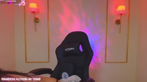Snapshot of ashleyy__fox chatting on May 21, 3:52 pm Hi Im Ashley Dont forget to follow me to have me close to you online show from May 21, 3:52 pm
