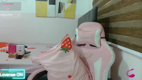 ashly online show from April 15, 8:32 am