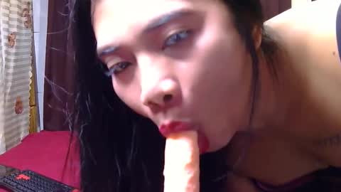 Snapshot of ashly_asian chatting on November 11, 6:52 pm Im ashly online show from November 11, 6:52 pm