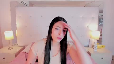 Snapshot of ashly_bloom chatting on July 3, 7:42 pm Ashly online show from July 3, 7:42 pm