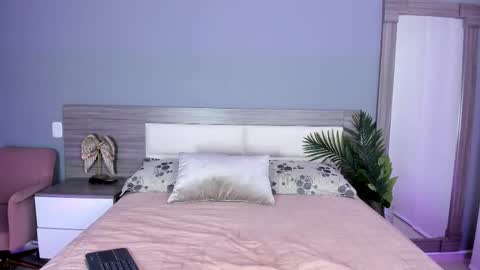 Snapshot of ashly_hills chatting on November 18, 3:34 am Ashly online show from November 18, 3:34 am