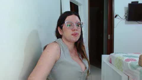 AshlyMoon online show from May 15, 11:01 pm