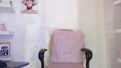 Snapshot of ashlyvesneva chatting on February 16, 10:21 pm  Ashly online show from February 16, 10:21 pm