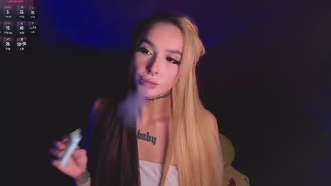 Snapshot of ashmila chatting on December 4, 9:18 am Mila online show from December 4, 9:18 am