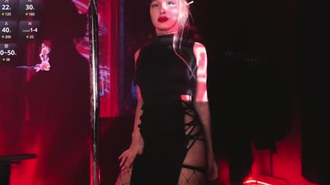 Snapshot of ashmila chatting on February 4, 7:29 am Mila online show from February 4, 7:29 am