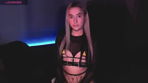 Snapshot of ashmila chatting on January 17, 7:46 am Mila online show from January 17, 7:46 am