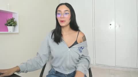 Camila online show from December 16, 1:11 pm