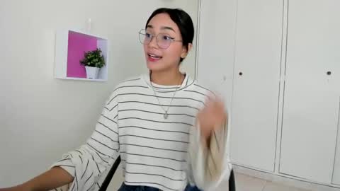 Camila online show from December 23, 1:03 pm