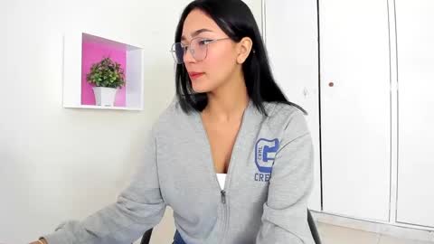 Camila online show from January 18, 12:47 pm