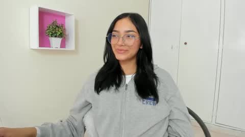 Camila online show from March 3, 1:09 pm