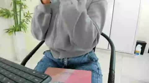 Camila online show from October 31, 11:44 am