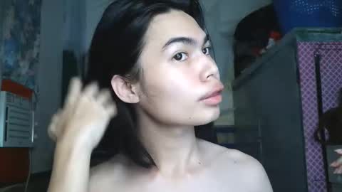 asian_babyboi online show from June 1, 8:16 am