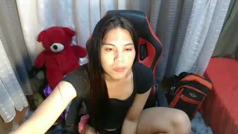 Snapshot of asian_boy_ralph143 chatting on December 7, 2:09 am ELLE dont forget to follow and thumbs up online show from December 7, 2:09 am