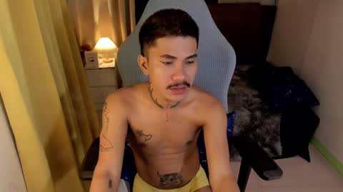 Snapshot of asian_cumsawyer chatting on January 13, 3:45 am bigload CUM take me private show or passwordshow online show from January 13, 3:45 am