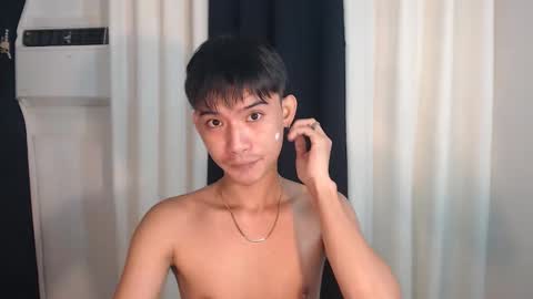 Snapshot of asian_cutiebaexx chatting on November 18, 6:01 pm Pat online show from November 18, 6:01 pm