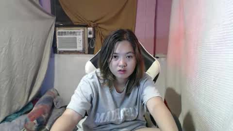 Snapshot of asian_honey69 chatting on October 7, 3:04 am bb girl online show from October 7, 3:04 am