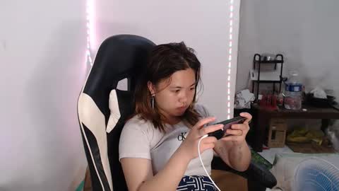 Snapshot of asian_honey69 chatting on November 12, 8:19 pm bb girl online show from November 12, 8:19 pm