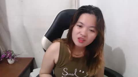 Snapshot of asian_honey69 chatting on February 18, 2:29 am bb girl online show from February 18, 2:29 am
