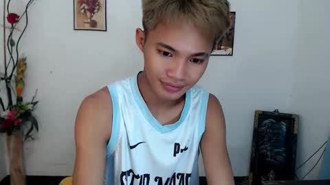 Snapshot of asian_lover05 chatting on September 9, 5:12 pm asian_lover05 online show from September 9, 5:12 pm