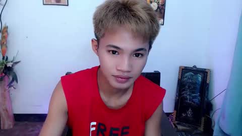 Snapshot of asian_lover05 chatting on September 15, 3:12 pm asian_lover05 online show from September 15, 3:12 pm