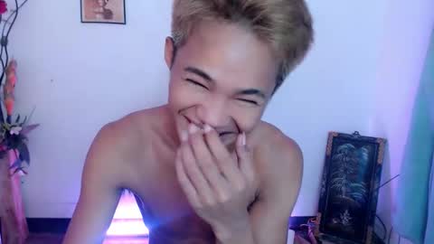Snapshot of asian_lover05 chatting on September 17, 4:30 pm asian_lover05 online show from September 17, 4:30 pm