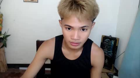 Snapshot of asian_lover05 chatting on September 22, 4:20 pm asian_lover05 online show from September 22, 4:20 pm