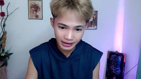 Snapshot of asian_lover05 chatting on September 26, 3:38 pm asian_lover05 online show from September 26, 3:38 pm
