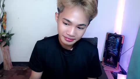 Snapshot of asian_lover05 chatting on September 27, 5:51 pm asian_lover05 online show from September 27, 5:51 pm