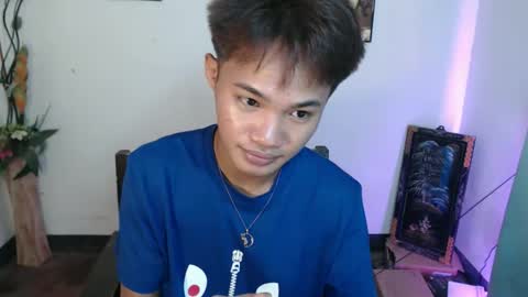 Snapshot of asian_lover05 chatting on September 28, 5:40 pm asian_lover05 online show from September 28, 5:40 pm