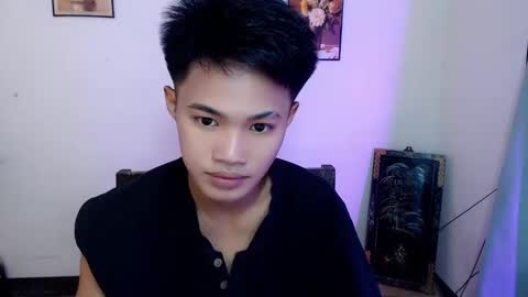 Snapshot of asian_lover05 chatting on October 8, 3:53 pm asian_lover05 online show from October 8, 3:53 pm