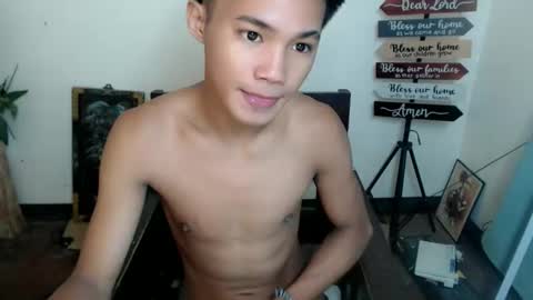Snapshot of asian_lover05 chatting on October 14, 9:04 pm asian_lover05 online show from October 14, 9:04 pm