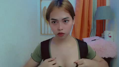 Snapshot of asian_pinay_oldlover chatting on June 28, 10:16 pm Angel online show from June 28, 10:16 pm