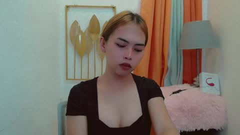 Snapshot of asian_pinay_oldlover chatting on June 29, 10:43 pm Angel online show from June 29, 10:43 pm