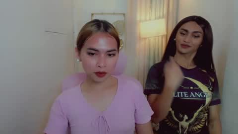 Snapshot of asian_pinay_oldlover chatting on July 6, 11:18 am Angel online show from July 6, 11:18 am