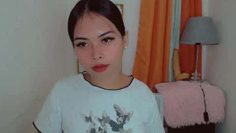 Snapshot of asian_pinay_oldlover chatting on July 16, 11:11 pm Angel online show from July 16, 11:11 pm