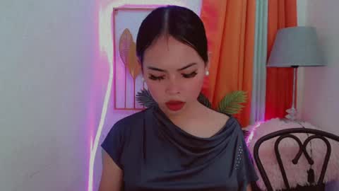 Snapshot of asian_pinay_oldlover chatting on July 29, 10:13 am Angel online show from July 29, 10:13 am