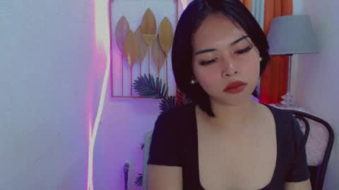 Snapshot of asian_pinay_oldlover chatting on July 31, 6:35 am Angel online show from July 31, 6:35 am