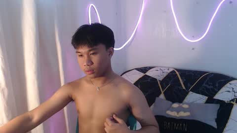 Snapshot of asian_prince_of_cock chatting on September 25, 5:55 am Prince online show from September 25, 5:55 am