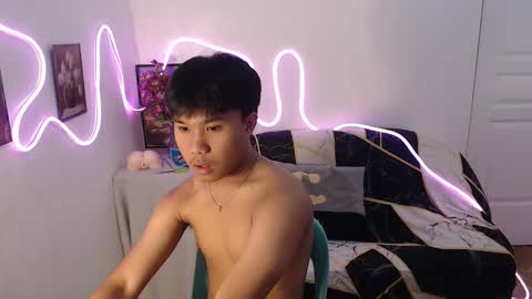 Snapshot of asian_prince_of_cock chatting on October 4, 6:11 am Prince online show from October 4, 6:11 am