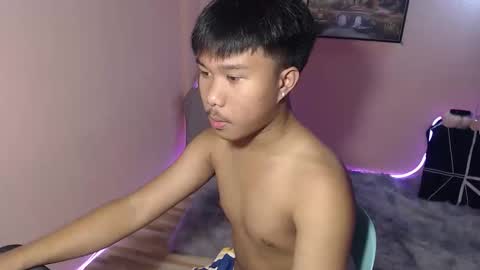 Snapshot of asian_prince_of_cock chatting on November 7, 4:56 am Prince online show from November 7, 4:56 am
