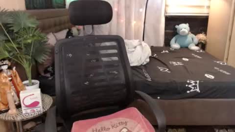 Snapshot of asian_princess15 chatting on January 16, 4:28 am angela online show from January 16, 4:28 am