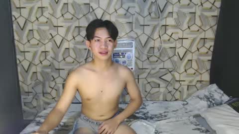 Snapshot of asian_wayne chatting on December 11, 7:31 am wayne online show from December 11, 7:31 am